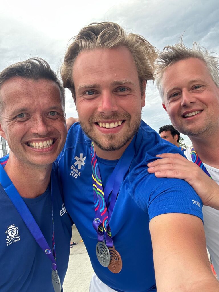 Close-up foto van drie spelers.